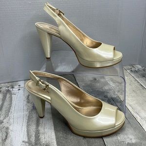 Nib. Antonio Melani “Halee 119” cream colored peep toe heels. Size 8.5M